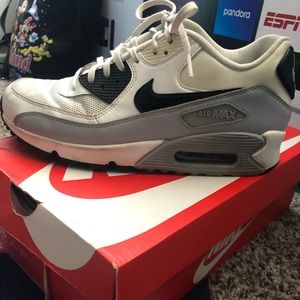 Nike Air Max 90 Shoes